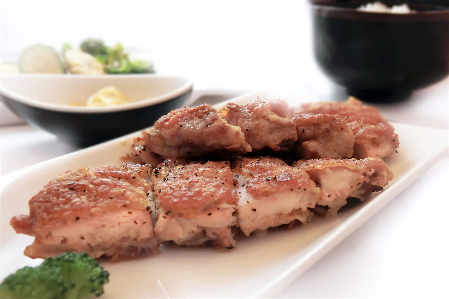 Seared duck with fried cauliflower and green sauce